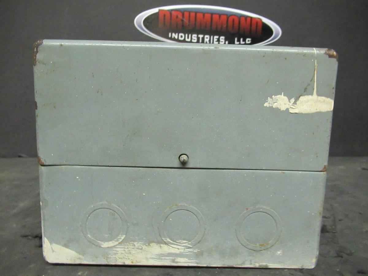 Used ALLEN BRADLEY ENCLOSED STARTER SIZE 0 NEMA TYPE 1 509-AAD SER. B W/ 509-AOD
