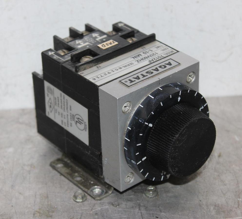 Used AGASTAT TIME DELAY RELAY 7014AE 120 VOLT 30-300 SECOND DELAY