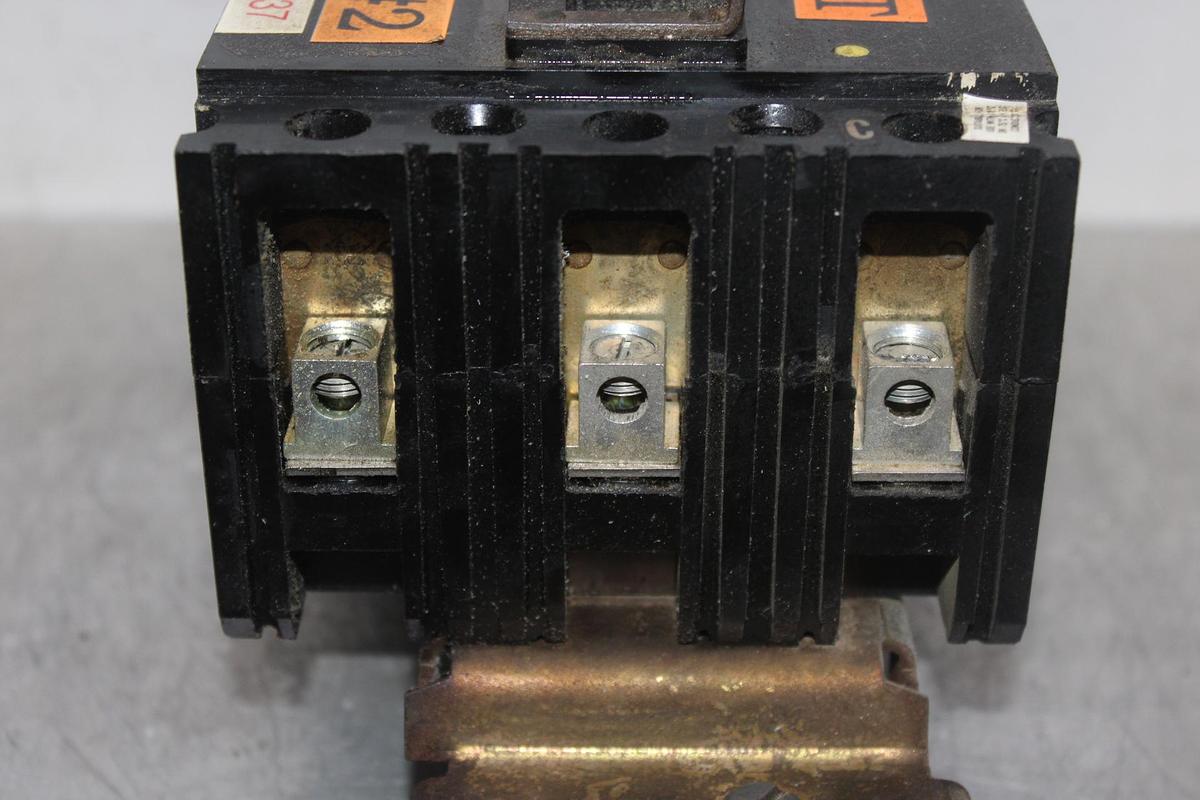Used SQUARE D I-LINE CIRCUIT BREAKER KC34225 SERIES 2 225 AMP 480 VAC 3-POLE