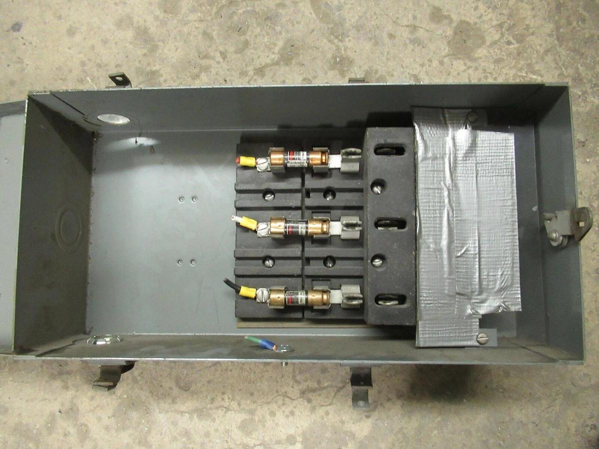 Used WESTINGHOUSE COP 30 AMP 240V FUSIBLE BUSS BUS PLUG STYLE 454D339G03 TAP