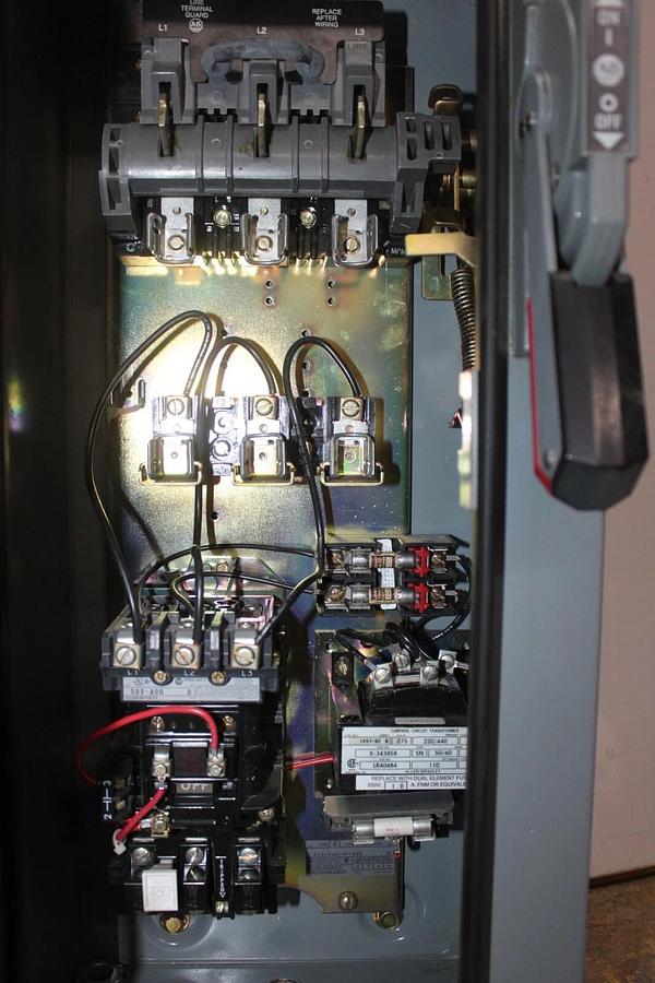 Used ALLEN BRADLEY COMBINATION STARTER 512-AJB-6P-24R TYPE 12 NEMA 0 600V 5 HP