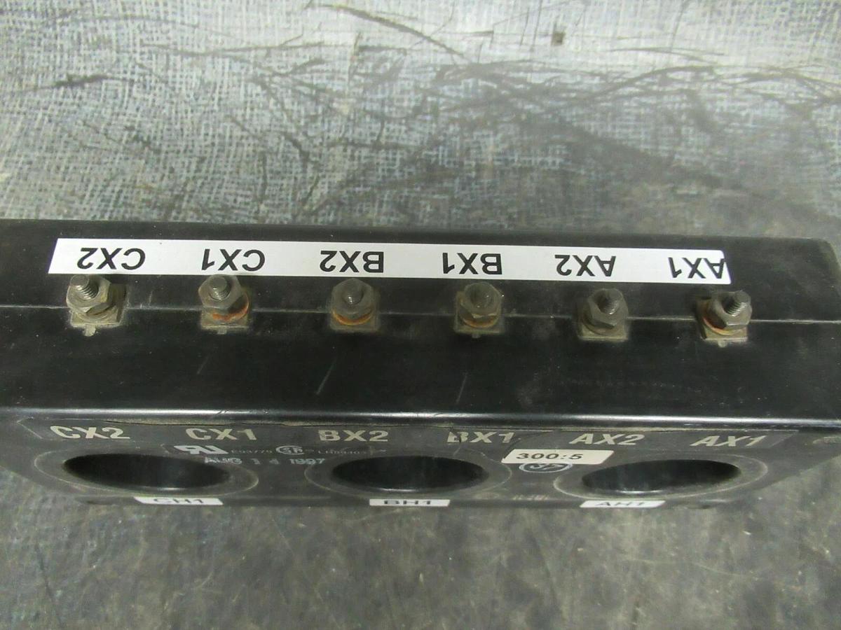 Used CUTLER HAMMER GROUND FAULT SENSOR 2092A37H05 RATIO: 300:5 **WARRANTY**