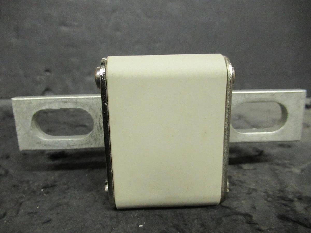 (2 ea) NEW IN BOX BUSS SEMITRON SPP-6E600 600 AMP 700 V FUSES BUSSMANN COOPER