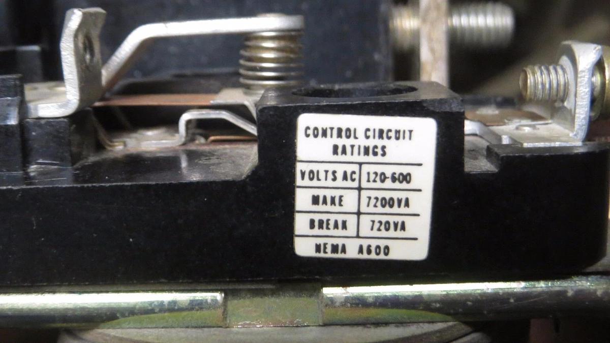 Used ALLEN BRADLEY INVERSE TIME RELAY # 810-NX48 SER B -- AC-DC 600V