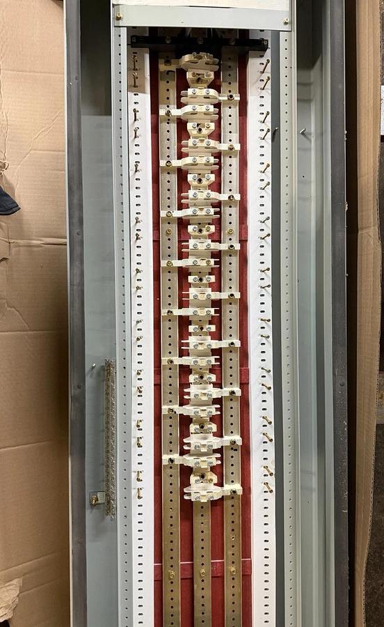 NEW EATON NEMA 3R POW-R-LINE XPERT PANELBOARD LWPQ2090 PRL3X 400 AMP MAIN 480V