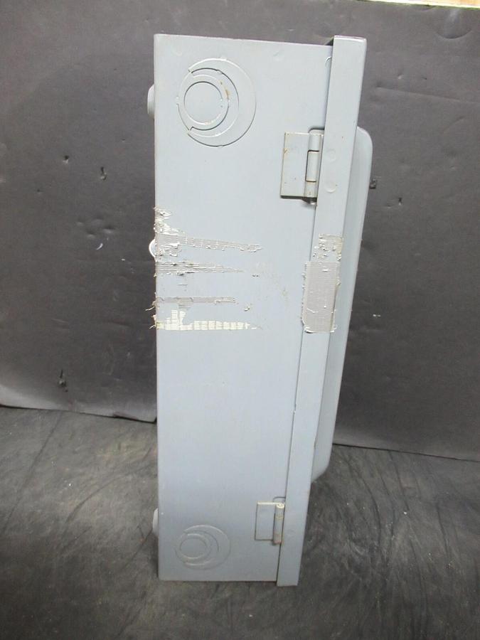 Used SQUARE D SAFETY SWITCH H-363 TYPE 1 ENCLOSURE 60 AMP 60 HP 600 VAC 3-POLE
