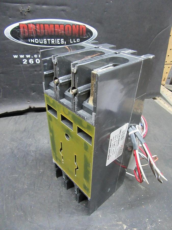 Used GE CIRCUIT BREAKER TFK236F000 175 AMP TRIP 600 VAC 3-POLE W/ AUXILIARY SWITCH