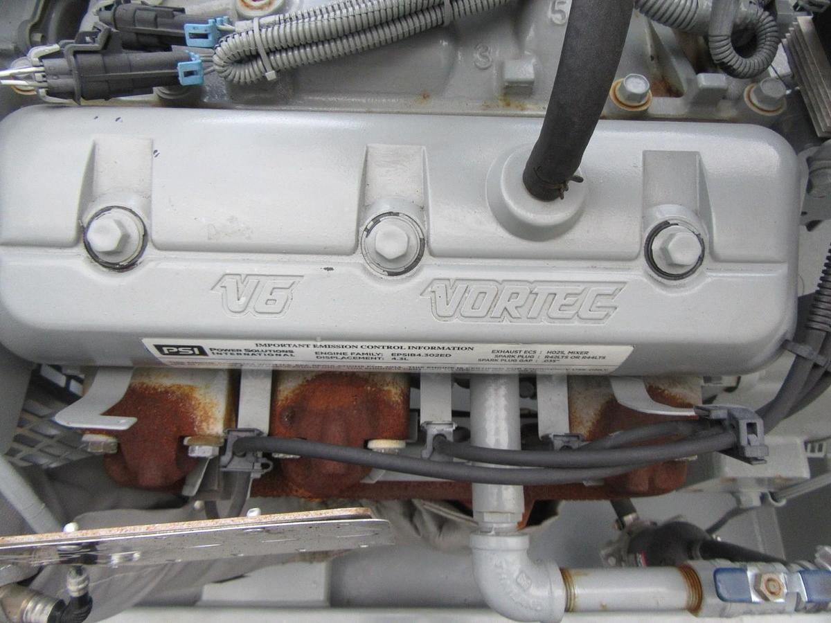Used 30 KW GENERATOR MTU 4.3 NATURAL GAS LP PROPANE 120/240 VOLT 1PH 89 HRS 40KW 2015