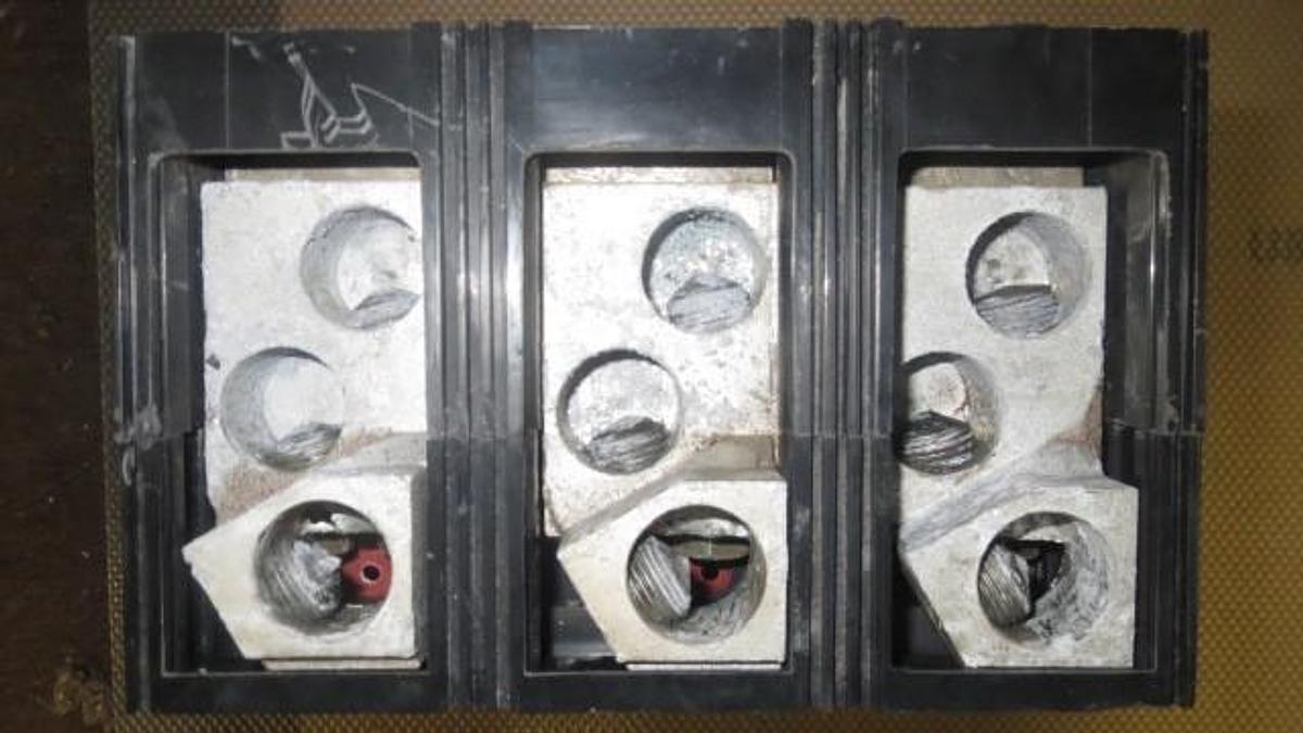 Used CUTLER HAMMER NS-Y BREAKER RED LABEL 1200 AMP MAX 600 VAC 3 POLE MODEL NS36120YA