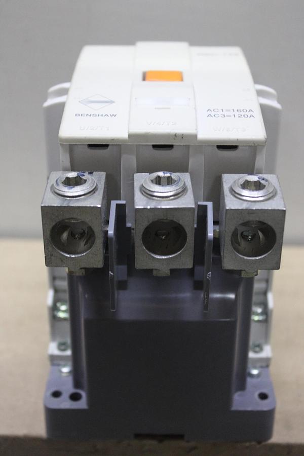 Used CUTLER HAMMER CONTACTOR 6 AMP 600 VAC W/ TIME DELAY RELAY C320TP1