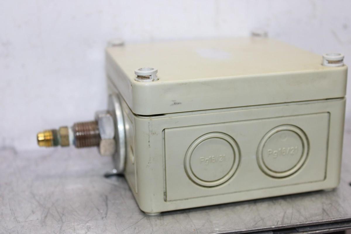 Used KELE PRESSURE TRANSDUCER W/ ENCLOSURE PSS2-300 0-300 PSI 4-20 mA *WARRANTY*