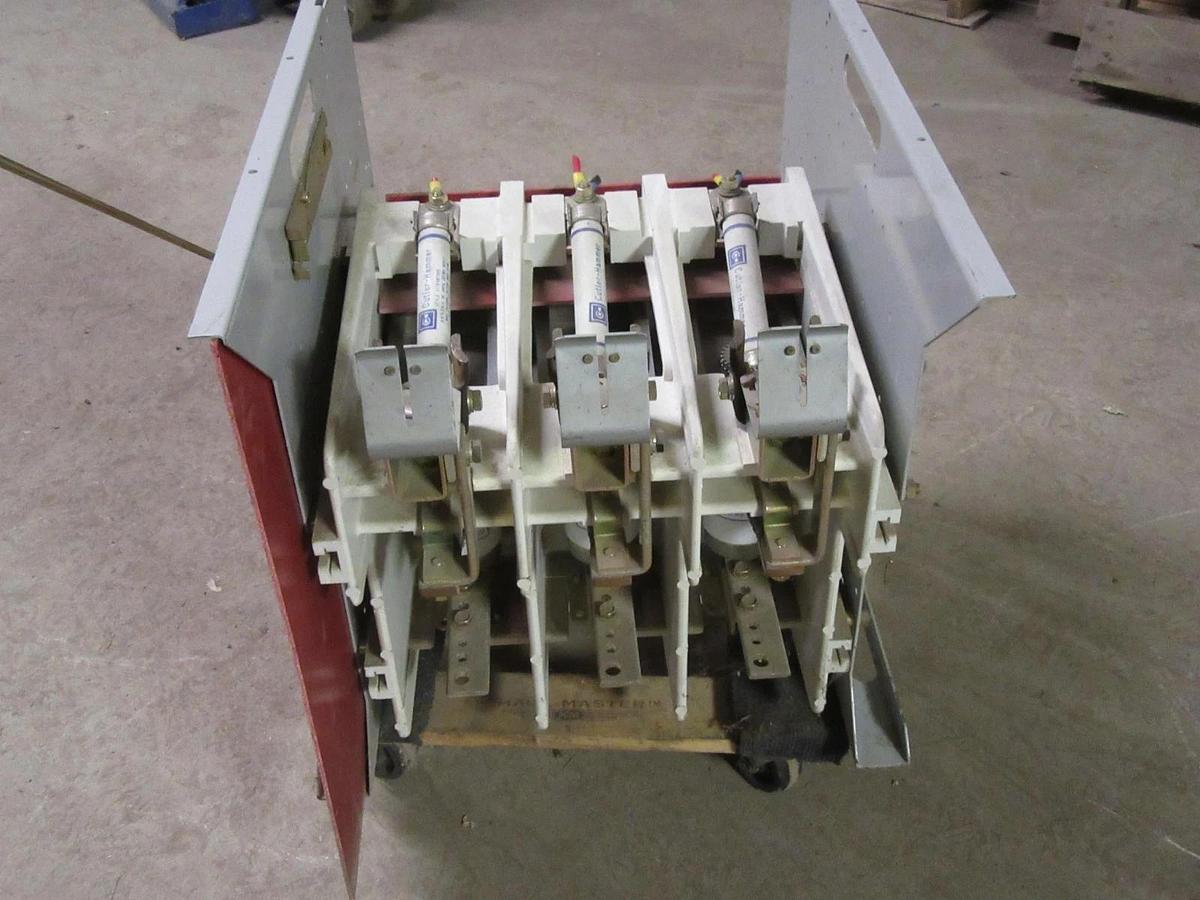 Used CUTLER-HAMMER AMPGARD MEDIUM VOLTAGE CONTACTOR SJS25VW430 2400V 360A COIL: 120V