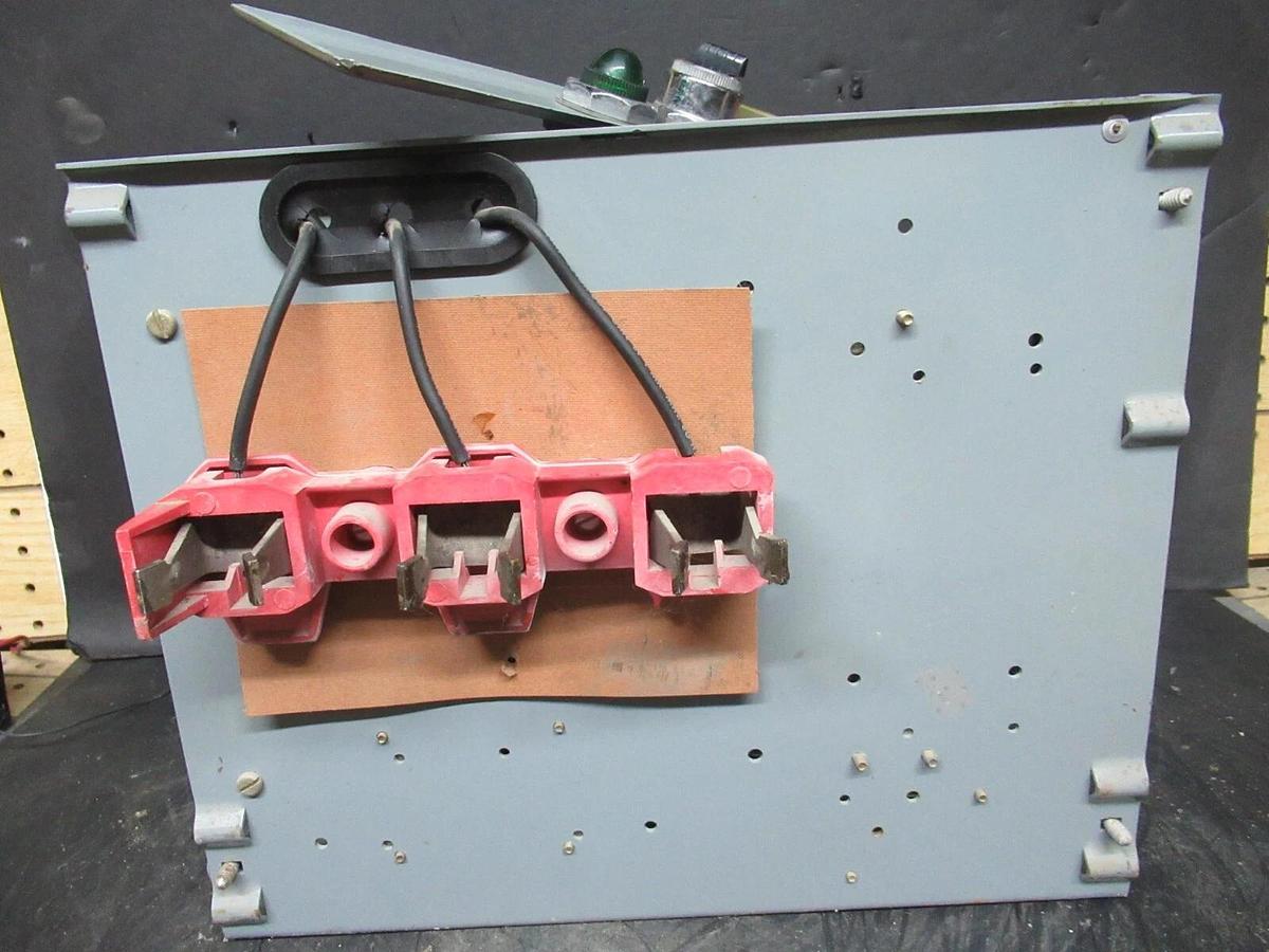 Used SQUARE D MCC MOTOR CONTROL STARTER 12" MODEL 4 W/ 8536SCO3 STARTER NEMA 1 10 HP