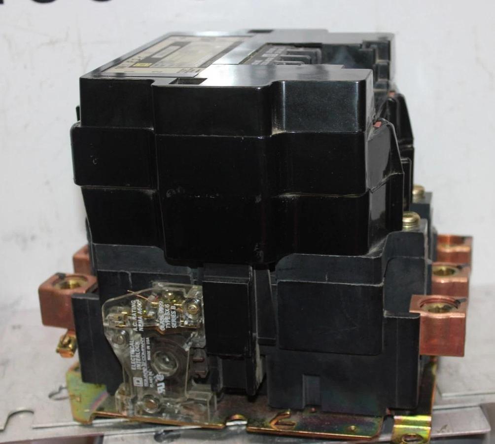 Used SQUARE D NEMA CONTACTOR 8502SF02 NEMA 4 600 VOLT 135 AMP 100 HP COIL: 120 VOLT