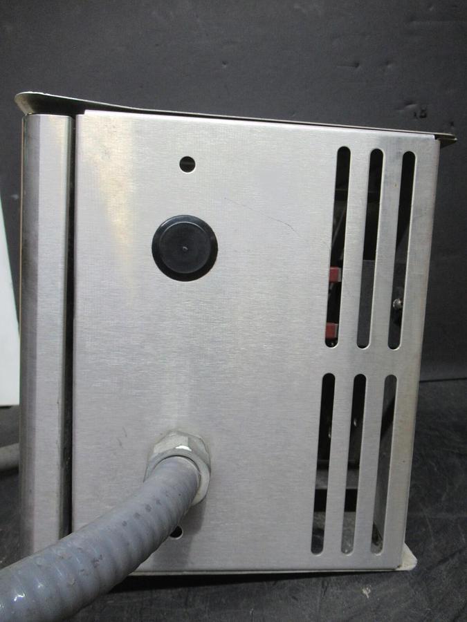 Used 12 VDC 6 AMP CHARLES BATTERY C-CHARGER INPUT: 1.5 AMPS 120 VAC AE1206 300 HOUR
