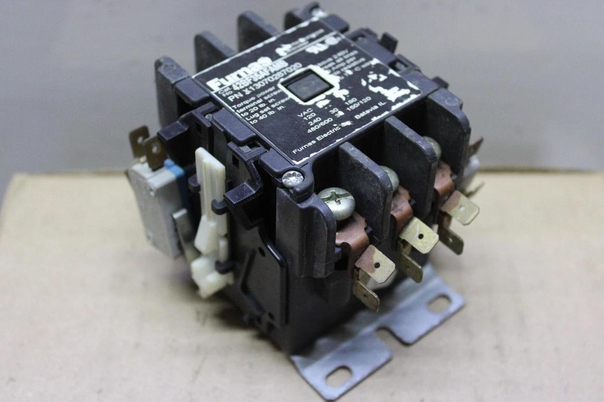 Used FURNAS CONTACTOR 42BF35AFAMB X13070287020 600 VAC 30 AMP COIL: 120V