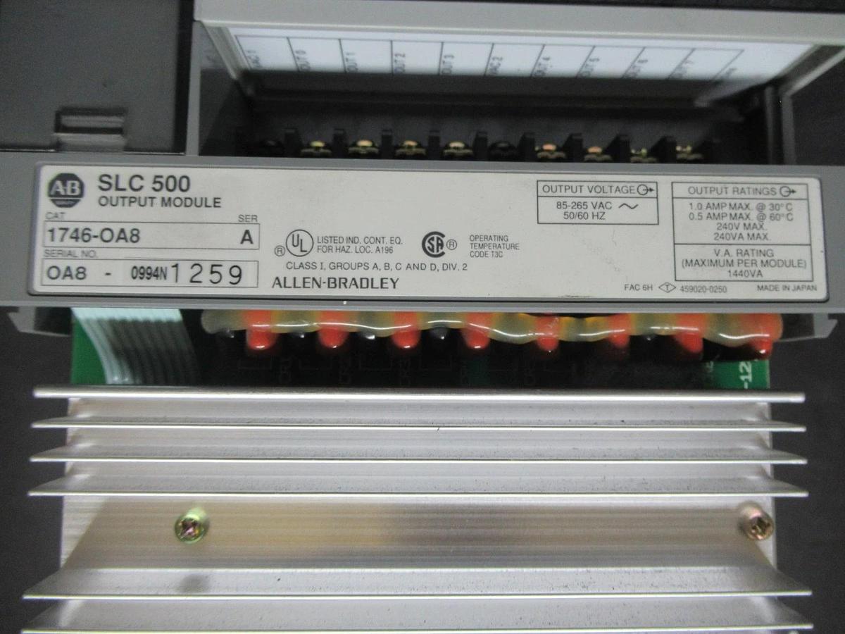 Used ALLEN BRADLEY SLC-500 OUTPUT MODULE 1746-OA8 SER. A 1 AMP 240 VAC C-8730-4251