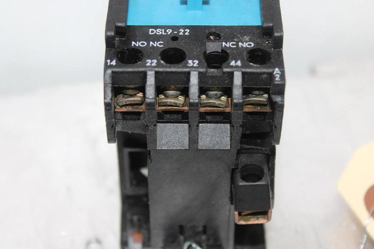 Used WESTINGHOUSE CONTACTOR DSL9-22 10 AMP 600 VAC 3-POLE 3-PHASE COIL: 110/120 V