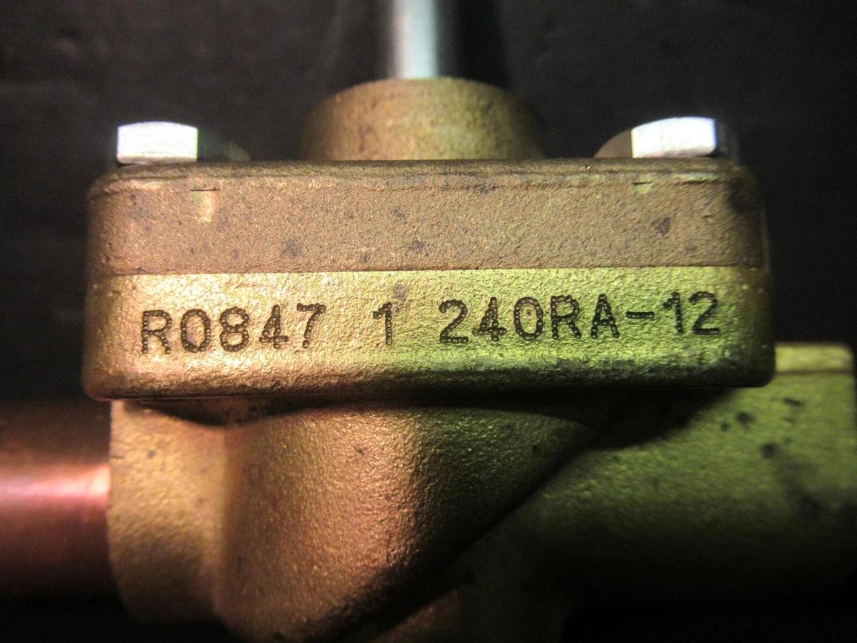 Used REFRIGERANT SOLENOID VALVE R0847-1 240RA **WARRANTY INCLUDED**