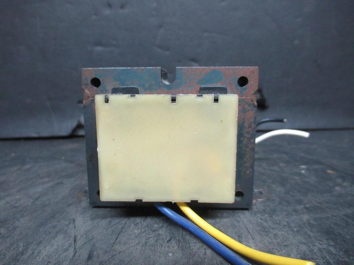 Used PRODUCTS UNLIMITED 4000-01AW18K22 60630801 50 VA PRI: 120 VAC SEC: 24 VAC