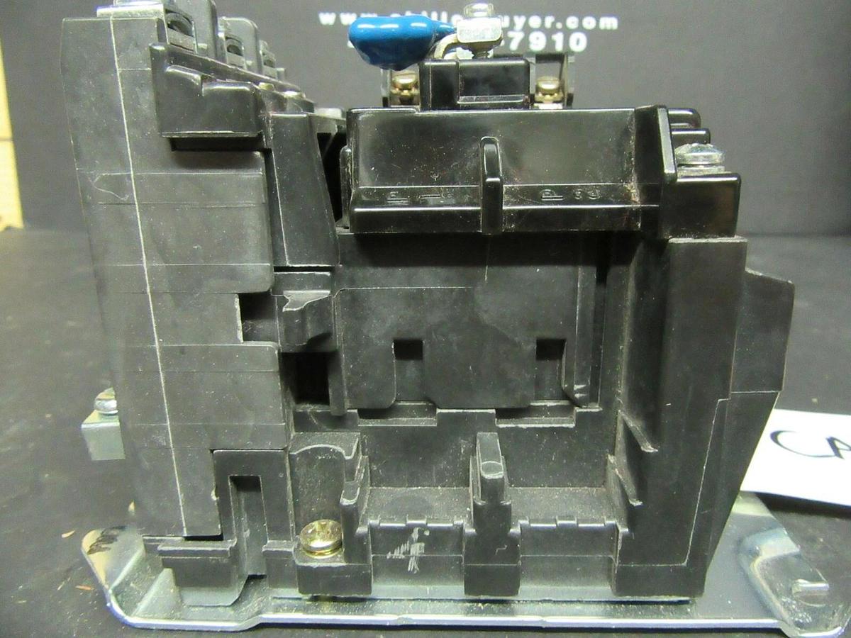 Used ALLEN BRADLEY CONTACTOR 500-B0*930 SER. B NEMA: 1  10 HP  600 VAC  COIL: 120 VAC