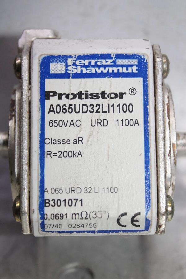 Used FERRAZ SHAWMUT PROTISTOR SQUARE BODY FUSE A065UD32LI1100 650 VAC 1100 AMP
