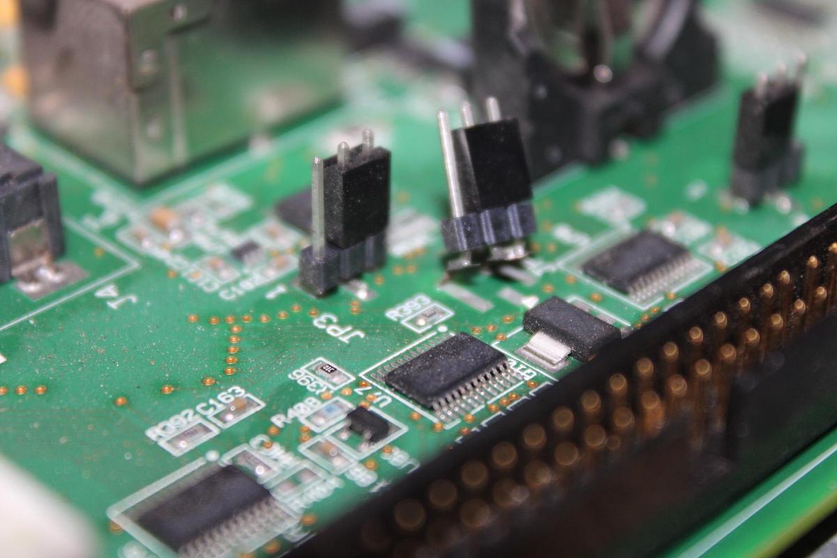 Used YORK MICRO GATEWAY CIRCUIT BOARD 031-02039-005 REV. D