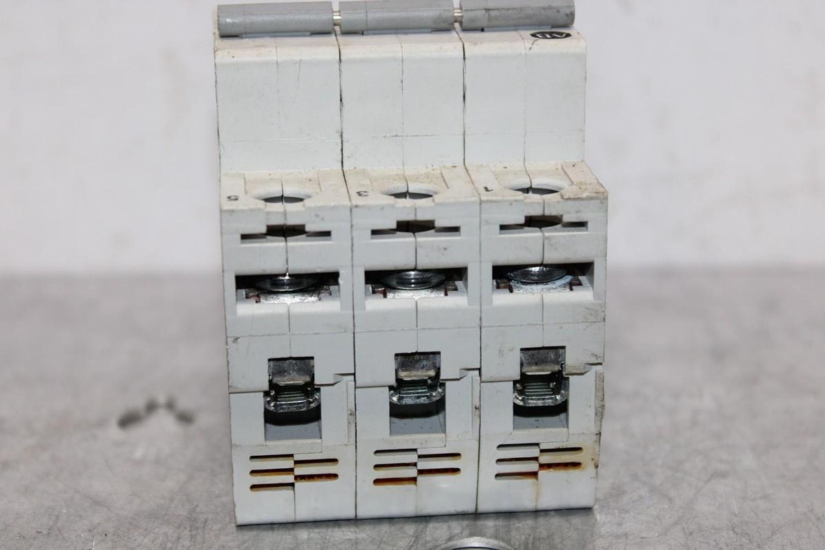 Used ALLEN-BRADLEY CIRCUIT BREAKER 1492-SP3D250 25 AMP 480/277 VAC 3-POLE *WARRANTY*