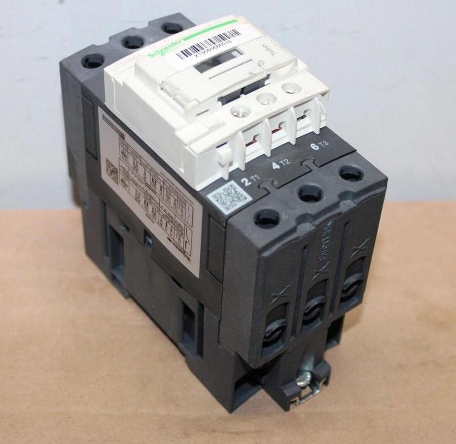 Used SCHNEIDER CONTACTOR LC1D65A X13060686010 80 AMP 600V 3-PHASE COIL: 120V