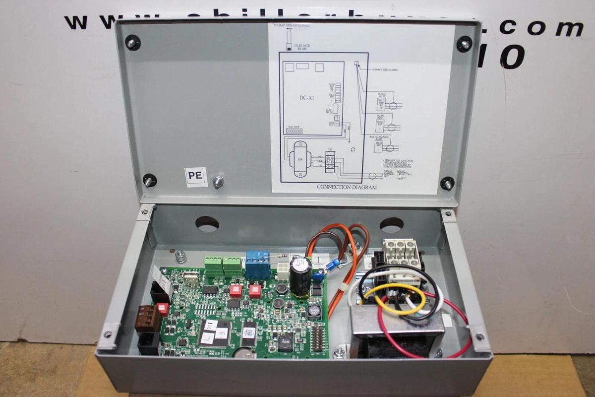 Used JOHNSON CONTROLS SC-EQ/INSTALL KIT COMMUNICATION KIT YK-SCCPNL-0 240V 40VA