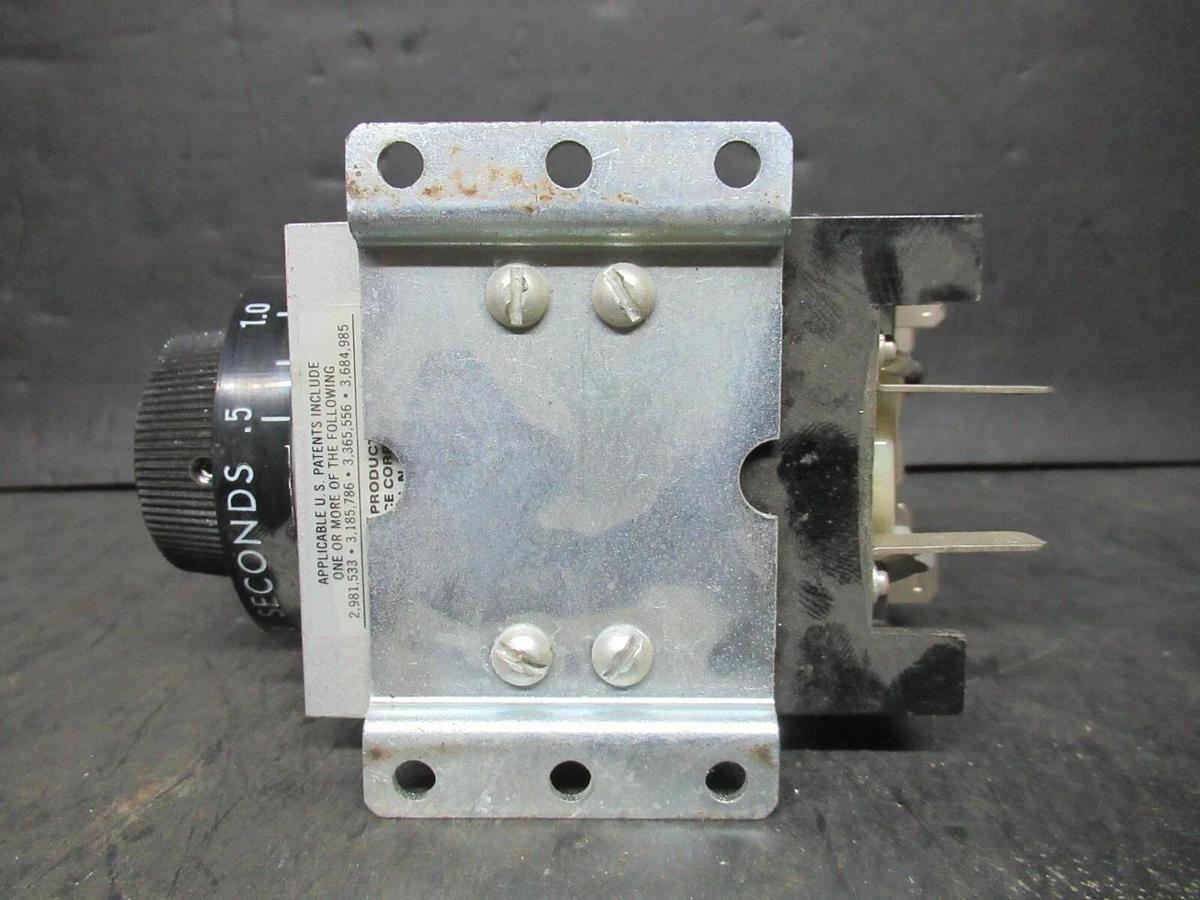 Used AGASTAT TIME DELAY RELAY 0.5-5 SECONDS 7032CC 120 VAC VOIL 600 VAC 10 AMP