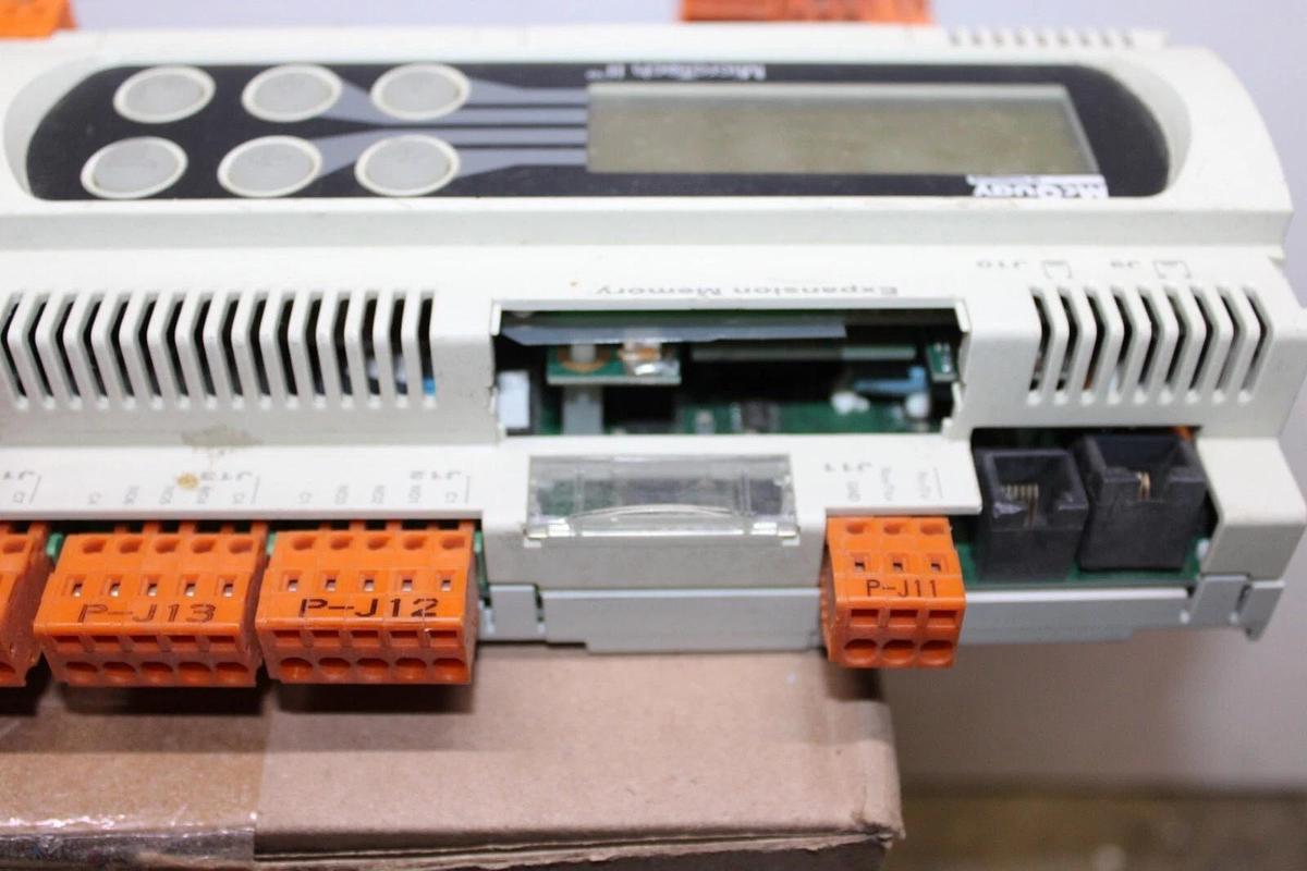 Used MCQUAY CAREL MICROTECH II PLC CHILLER CONTROL MODULE PCO2MQ3BL0 REV. 1.513