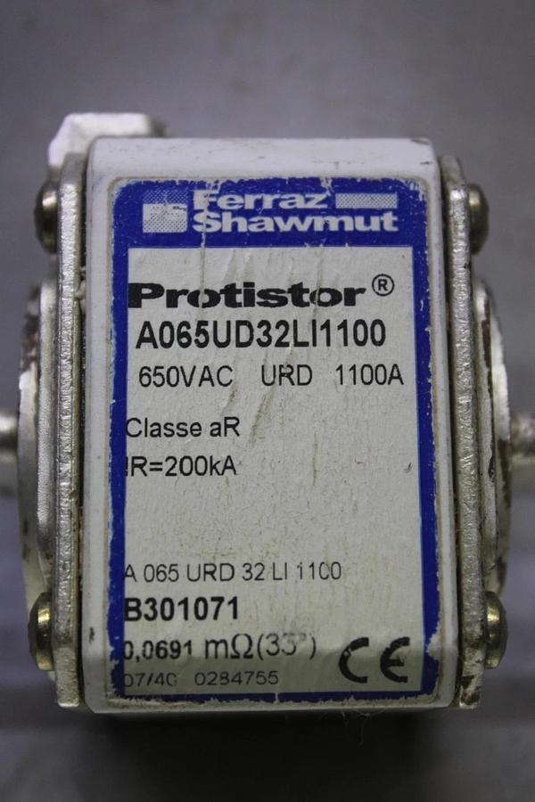 Used FERRAZ SHAWMUT PROTISTOR SQUARE BODY FUSE A065UD32LI1100 650 VAC 1100 AMP
