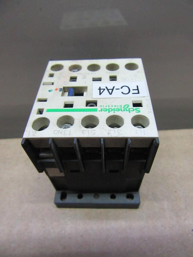 Used LOT OF 5 SCHNEIDER CONTACTOR LC1K06-10B7 600 VOLT 15 AMP 3-PHASE COIL: 24 VOLT