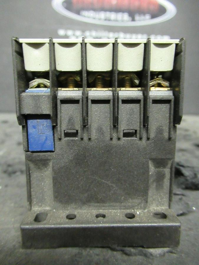 Used SQUARE D TELEMECANIQUE LC1K 0601 F7 CONTACTOR 15 AMP 600V 110V COIL LC1K0601F7