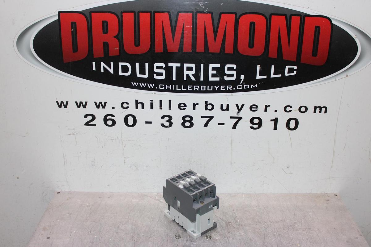 Used SIEMENS SENTRON CIRCUIT BREAKER HLXD63B500H 500 AMP 600 VAC 3-POLE