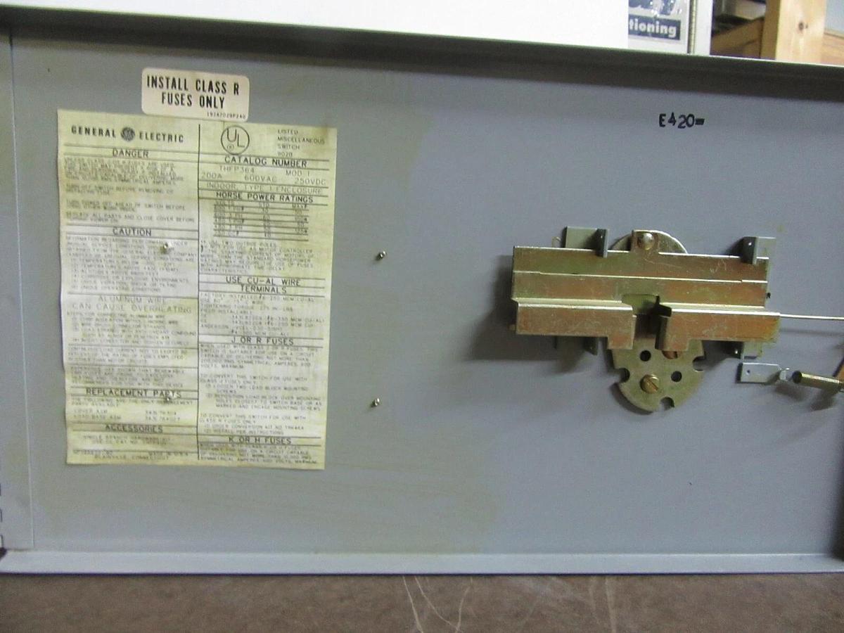 Used GE QMR THFP PANELBOARD THFP364 200 AMP 600 VAC 150 HP W/ SIDE PANELS