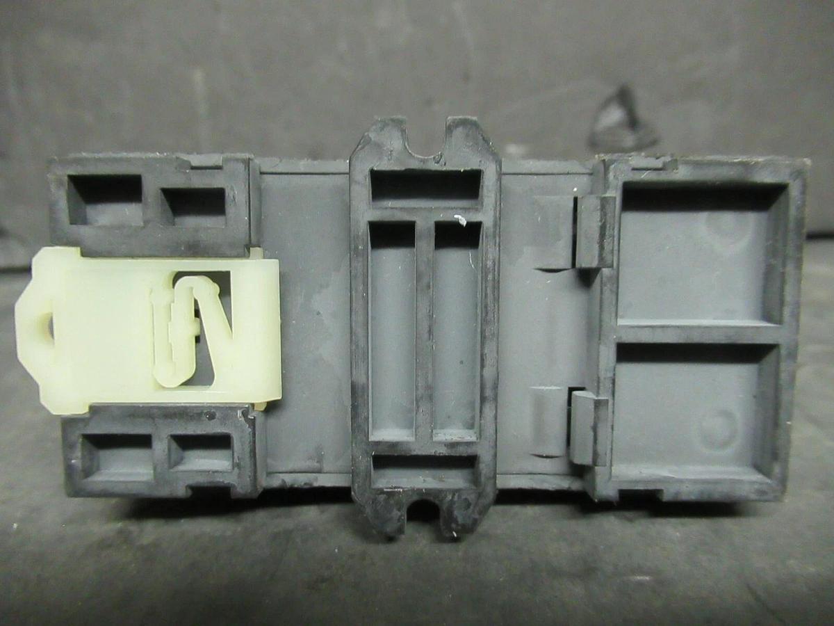 NEW OPEN BOX SQUARE D 8501NR82 SER. C RELAY SOCKET **WARRANTY INCLUDED**