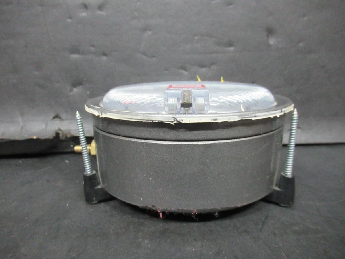 Used DWYER MAGNEHELIC PRESSURE / WATER LEVEL GAUGE 0-100 MM WATER 15 PSIG MAX