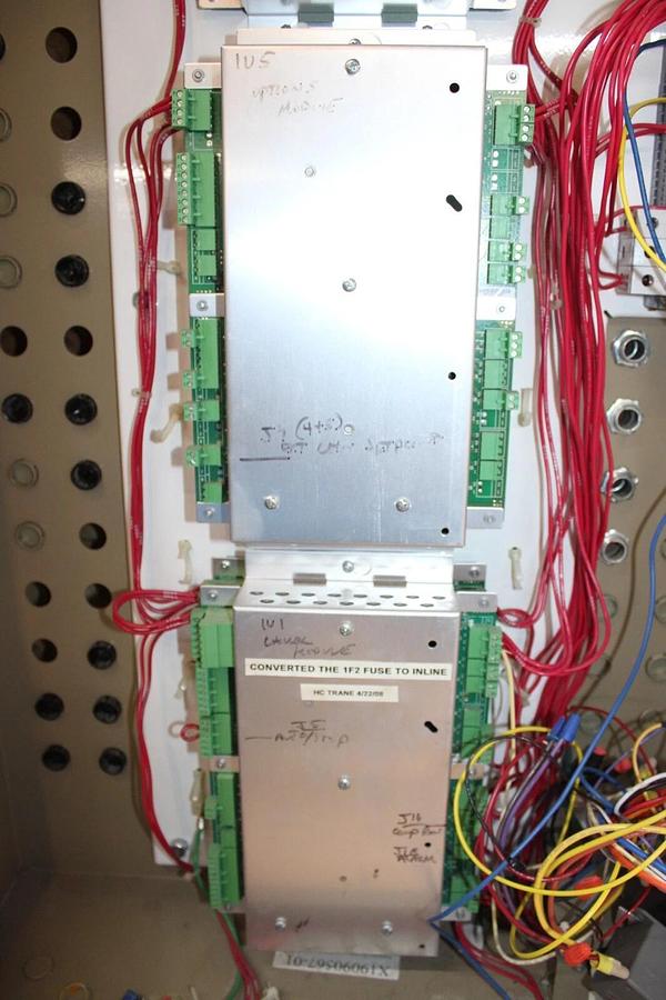 Used TRANE CENTRAVAC CHILLER CONTROL PANEL INTERFACE CVHE450 X13650485-01 REV. F