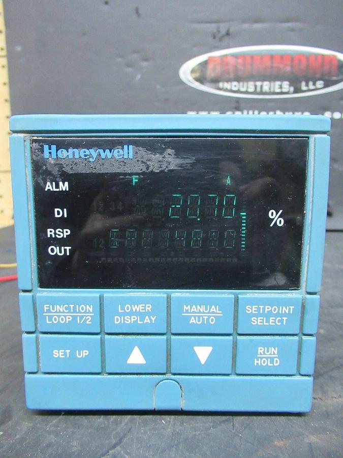 Used HONEYWELL BURNER CONTROL KEYBOARD DISPLAY UDC3300 DC330B-C0-003-21-000000-00-0