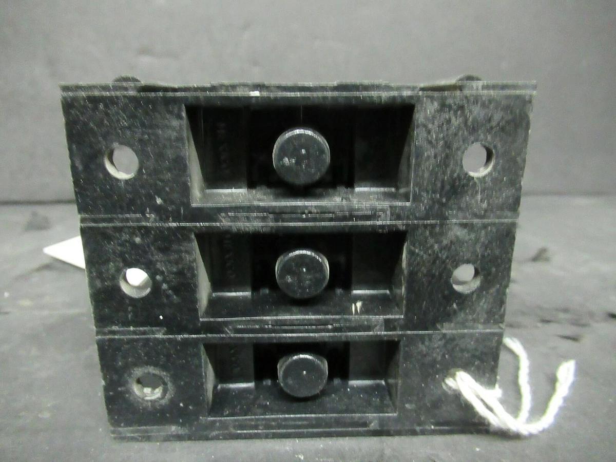 Used FERRAZ SHAWMUT POWER DISTRIBUTION BLOCK 62203 PDB62203 3-POLE 600 VOLT