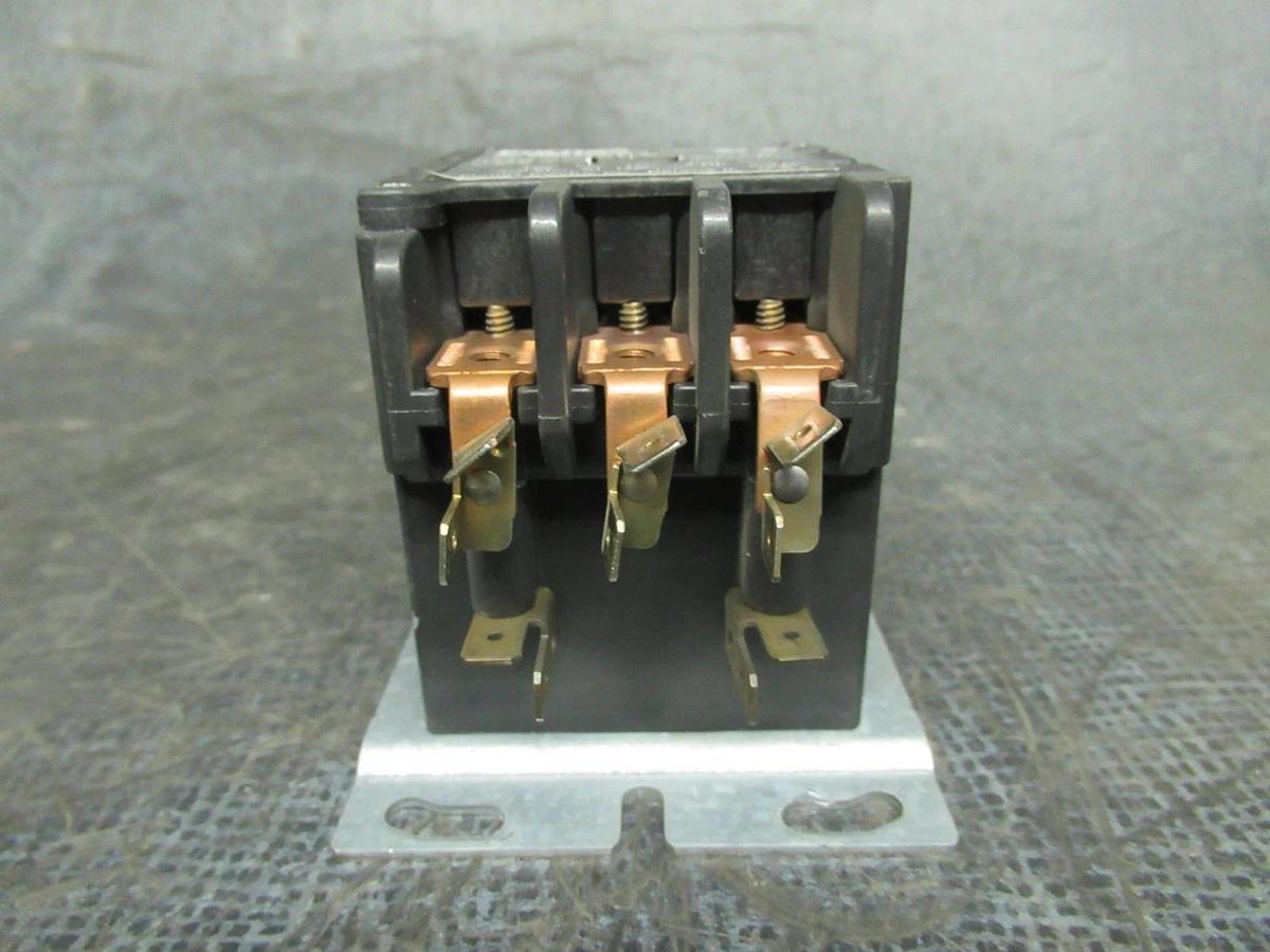 Used FURNAS CONTACTOR 42BF35AFAJ0 HN53CC115J 30 AMP 600 VAC 10 HP 3 POLE COIL: 120V