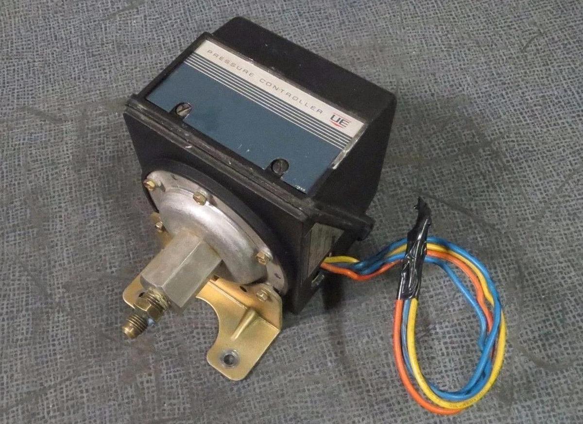 Used UNITED ELECTRIC PRESSURE CONTROLLER 15 AMP 250V  225 PSI MODEL 552 TYPE J302D