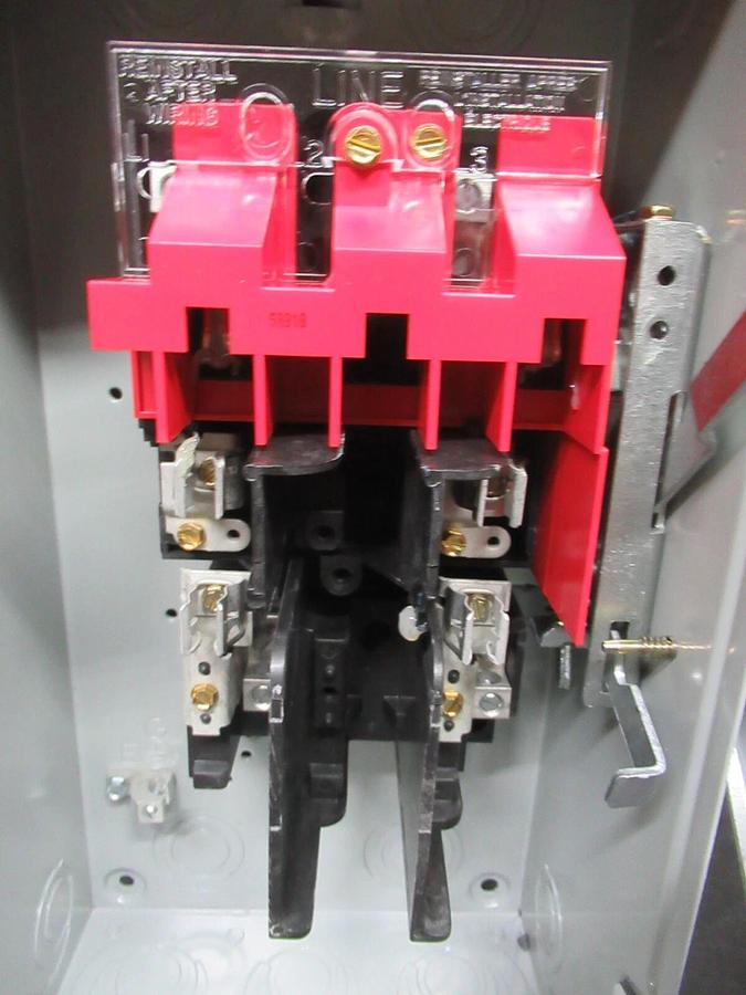 NEW IN BOX EATON HEAVY DUTY SAFETY SWITCH DH221FGK 30 AMP 240 VAC 7.5 HP 2-POLE