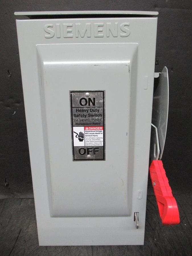 NEW SURPLUS SIEMENS HEAVY DUTY FUSIBLE SAFETY SWITCH HF221NR 30 AMP 240 VAC