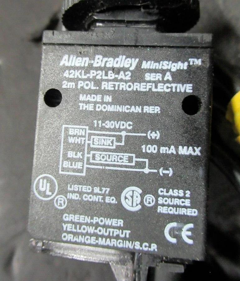 Used ALLEN-BRADLEY MINISIGHT POLARIZED RETROREFLECTIVE SENSOR 42KL-P2LB-A2 11-30 VDC