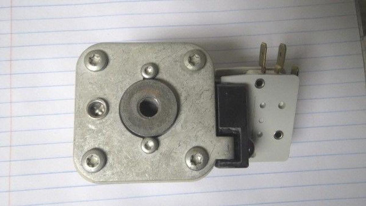 Used BUSSMANN FUSE 170M4561 350 AMP 700 VAC WITH 2 AMP 250 VAC MICROSWITCH