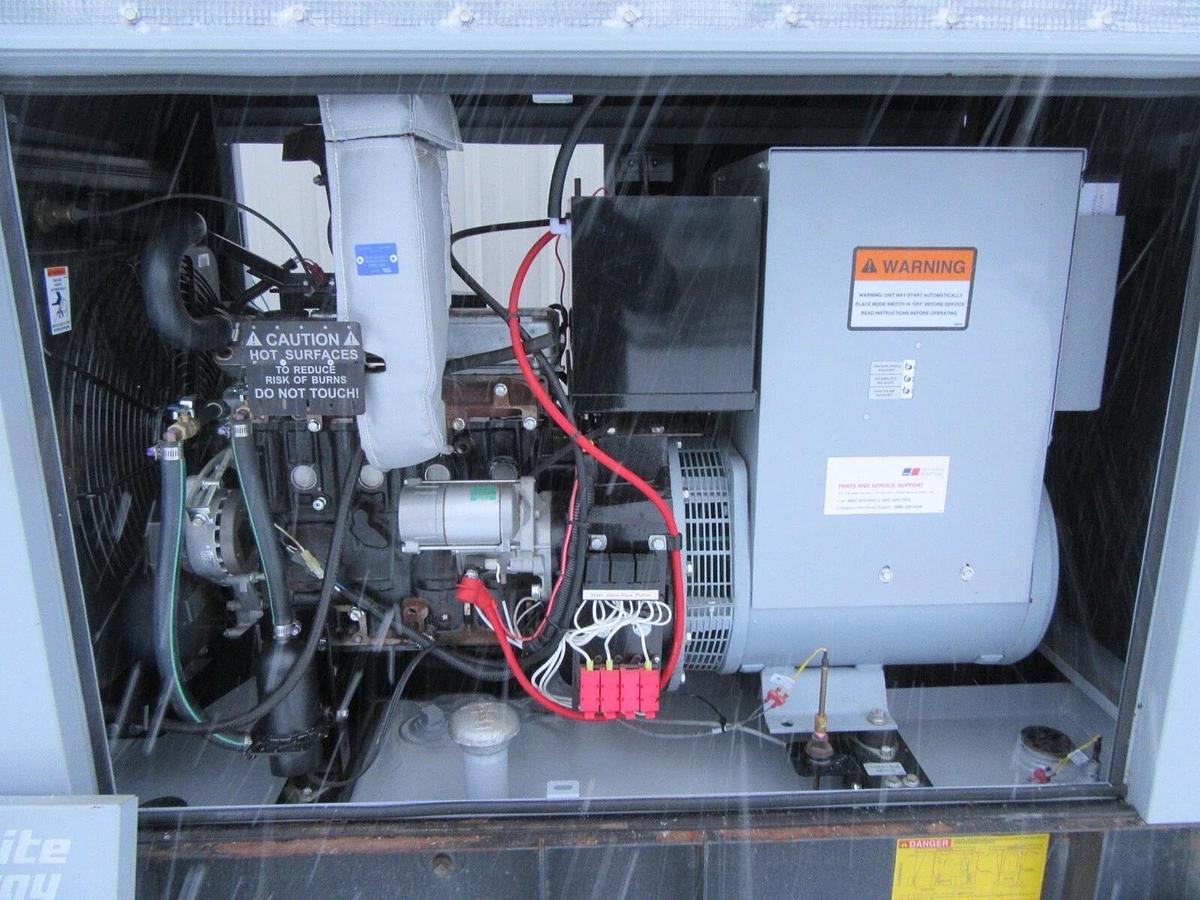 Used 20 KW DIESEL GENERATOR ISUZU MTU 2016 115 HRS 120/240 VOLT 1 PH SOUND ENCLOSED