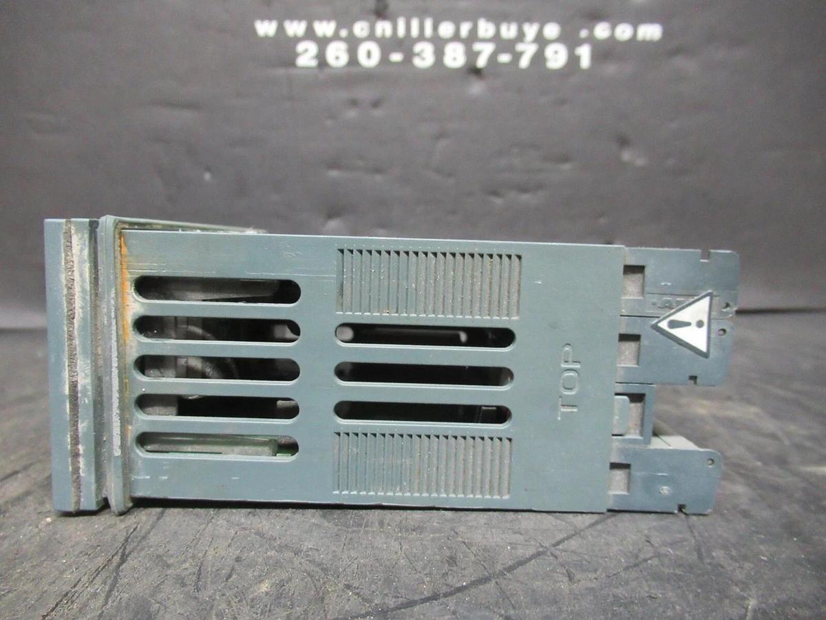 Used BARBER COLMAN PRECISION TEMPERATURE CONTROLLER 2208/NS/VH 240 VAC 10 WATT